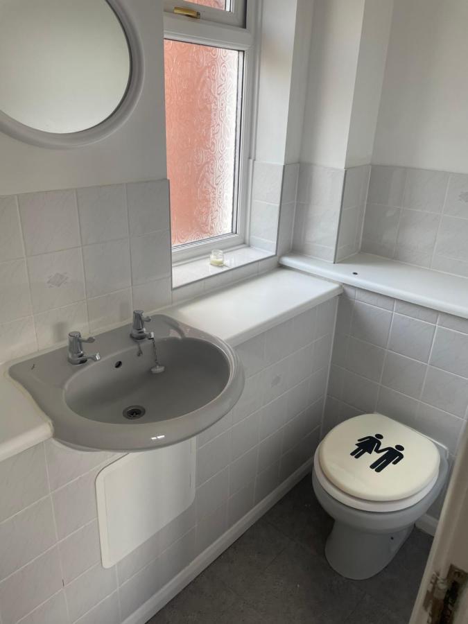 The Swallows Popular Location 3 Bedroom House Free Wi-Fi And Sky Tv In All Rooms Rough Close Exteriör bild